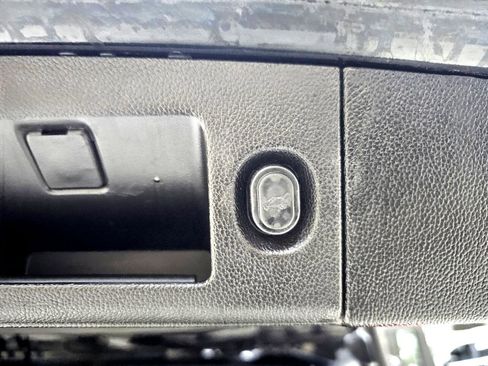 Used 2017 Cadillac Escalade ESV Premium Luxury image 15