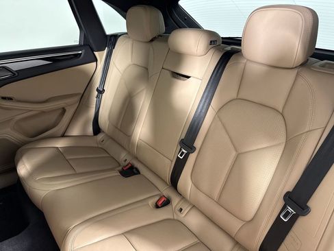 Certified 2023 Porsche Macan image 22