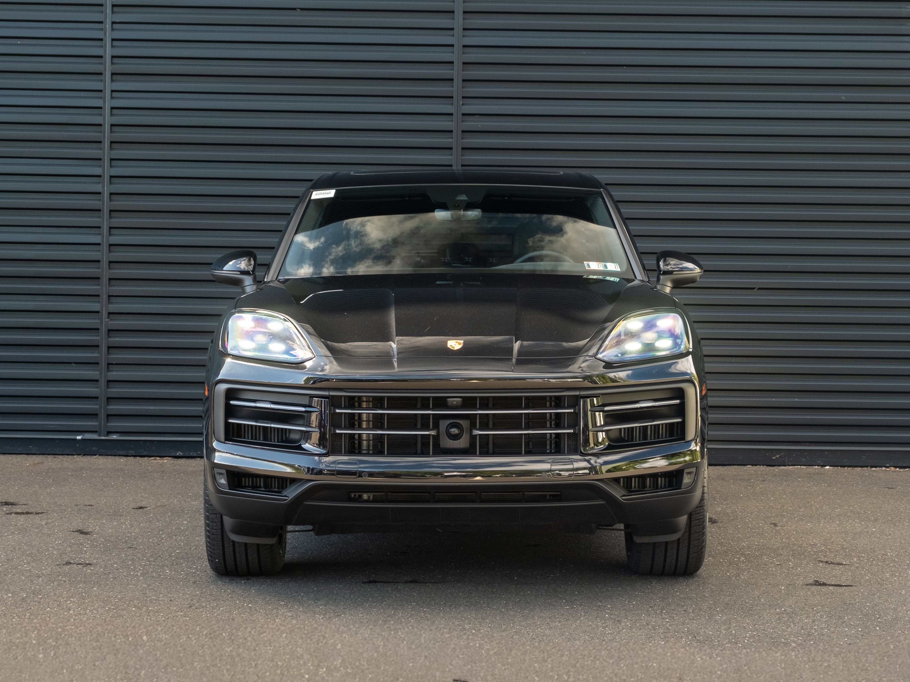 Certified 2025 Porsche Cayenne w/ Premium Package AWD/4WD image 11