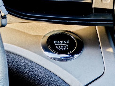 Used 2023 Ford Explorer XLT image 20