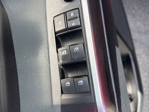 Used 2016 Toyota Tacoma SR5 w/ SR5 Appearance Package (SN) AWD/4WD image 14