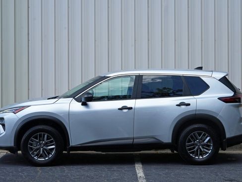 Used 2025 Nissan Rogue S FWD image 41