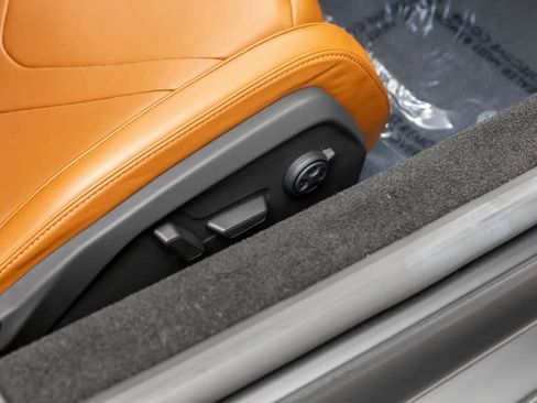 Used 2024 Lamborghini Revuelto image 36