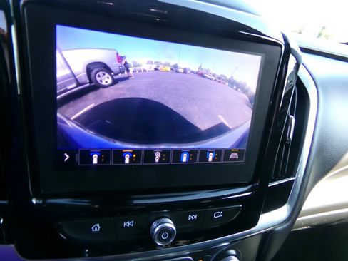 Used 2020 Chevrolet Traverse LT w/ LT Premium Package AWD/4WD image 34