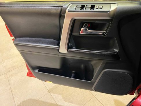 Used 2017 Toyota 4Runner SR5 image 17