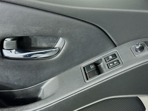 Used 2023 Nissan Frontier SV w/ SV Convenience Package image 23