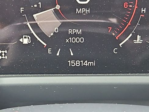 Used 2024 GMC Acadia AT4 AWD/4WD image 18