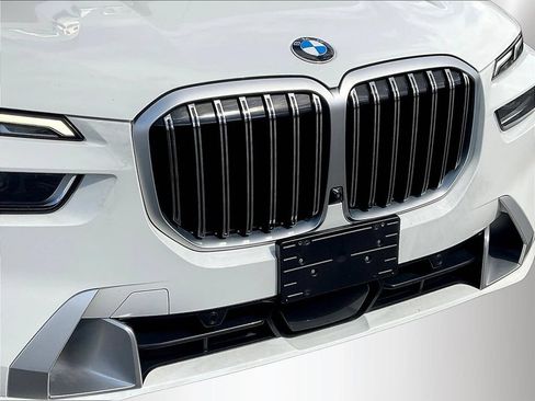 Used 2023 BMW X7 xDrive40i AWD/4WD image 33