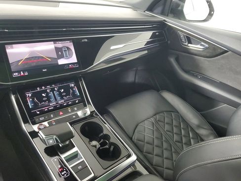 Used 2022 Audi SQ8 Premium Plus w/ Black Optic Package image 16