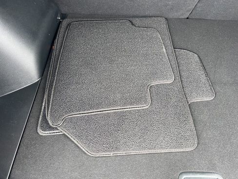 Certified 2022 Kia Seltos LX image 12