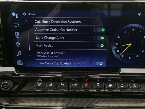 Used 2024 Chevrolet Silverado 2500 ZR2 w/ Technology Package image 34