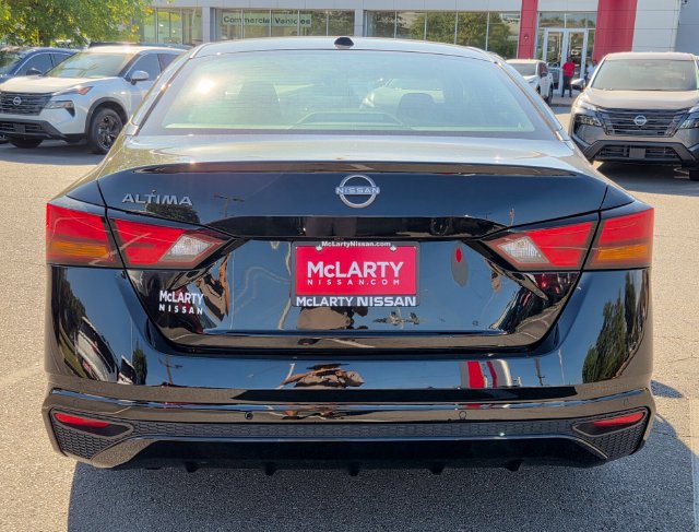 Certified 2025 Nissan Altima 2.5 SV FWD image 6