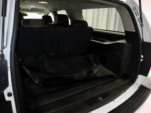 Used 2011 Chevrolet Suburban LT image 11