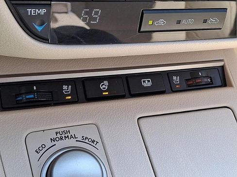 Used 2014 Lexus ES 350 w/ Luxury Package FWD image 23