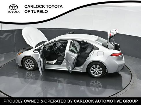 Used 2025 Toyota Corolla LE FWD image 60