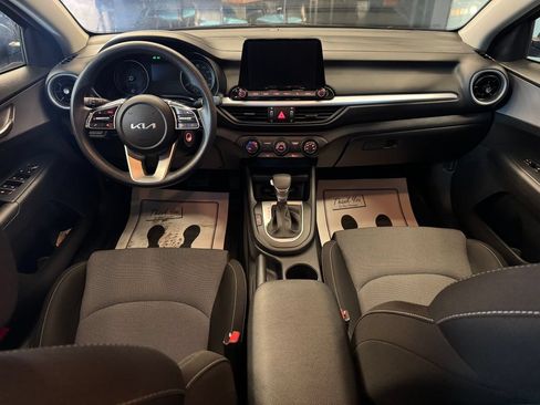 Used 2024 Kia Forte LXS FWD image 9