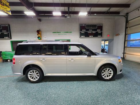 Used 2019 Ford Flex SE image 5