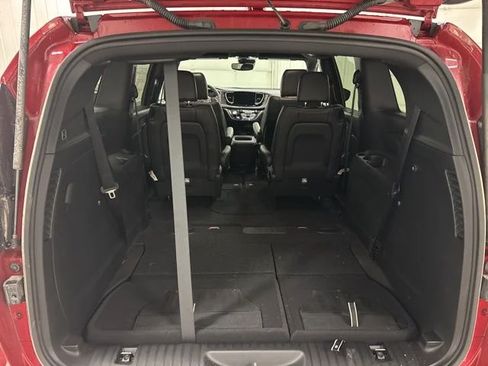 Used 2026 Chrysler Pacifica Select AWD/4WD image 34