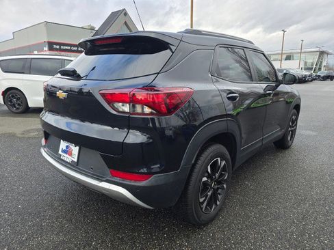 Used 2021 Chevrolet TrailBlazer LT w/ Premium Seating Package AWD/4WD image 3