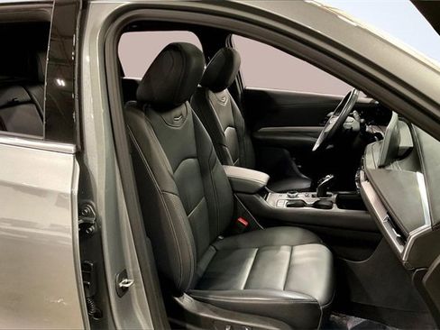 Used 2024 Cadillac XT4 Premium Luxury image 7