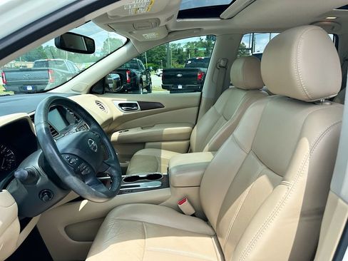 Used 2018 Nissan Pathfinder Platinum FWD image 8