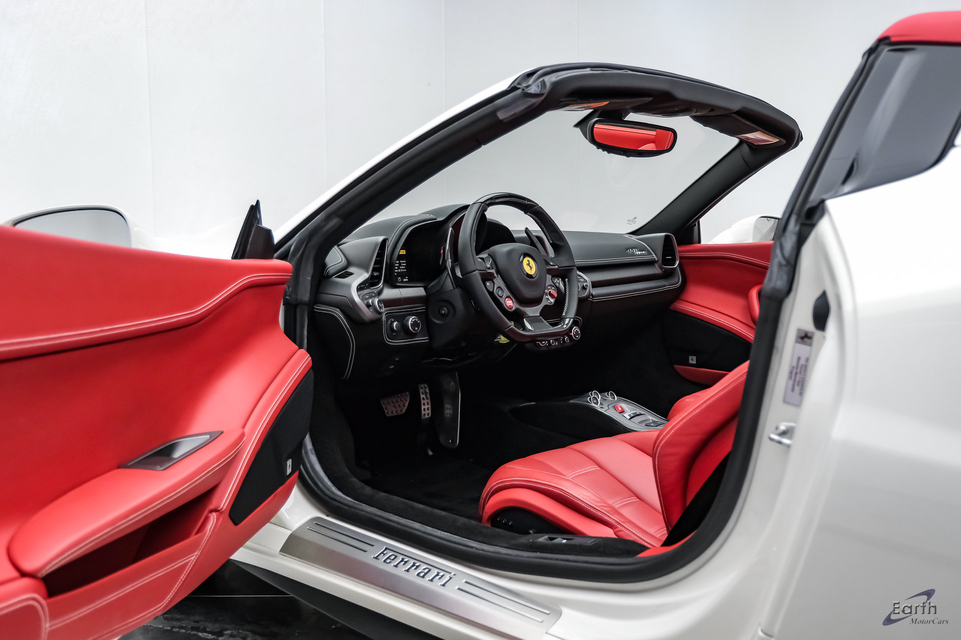 Used 2015 Ferrari 458 Spider RWD image 46