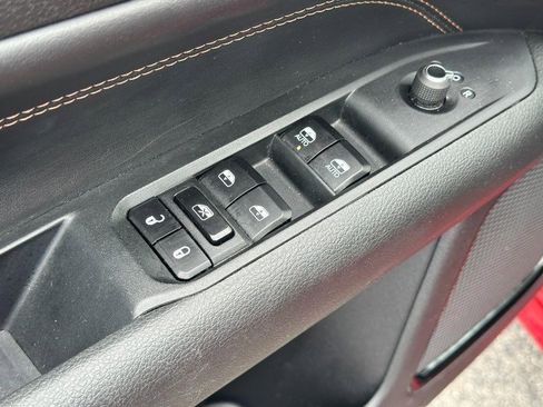 Used 2023 Jeep Compass Limited image 15