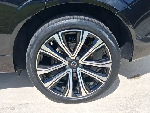 Used 2023 Volvo XC60 B5 Ultimate w/ Climate Package AWD/4WD image 4