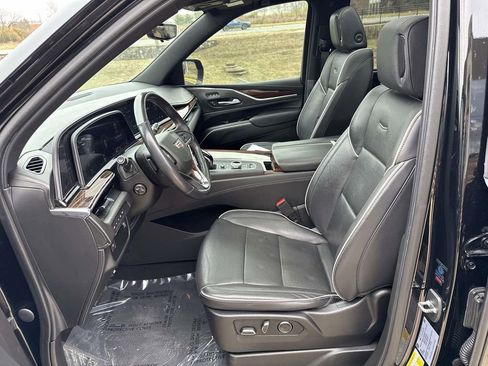 Used 2021 Cadillac Escalade Premium Luxury image 3