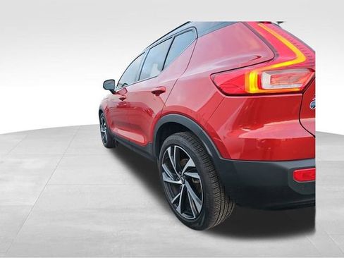 Used 2021 Volvo XC40 T5 R-Design w/ Advanced Package image 25