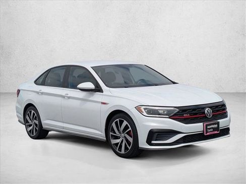 Used 2019 Volkswagen Jetta GLI FWD image 3