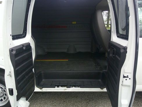 Used 2010 Chevrolet Express 1500 AWD w/ Power Package image 15