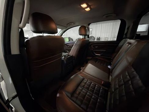 Used 2018 Nissan Titan Platinum Reserve AWD/4WD image 9