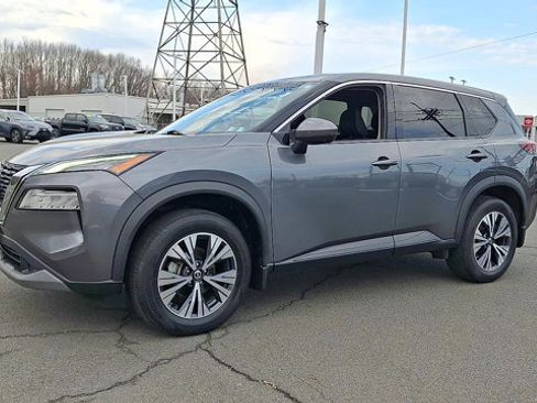 Used 2021 Nissan Rogue SV image 5