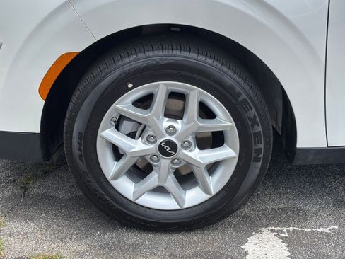 Used 2025 Kia Soul LX w/ LX Technology Package FWD image 29
