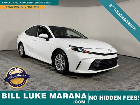 Used 2025 Toyota Camry LE image 1