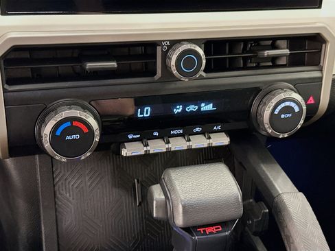 Used 2024 Toyota Tacoma TRD Off-Road image 24