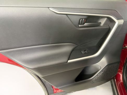 Used 2021 Toyota RAV4 LE FWD image 24