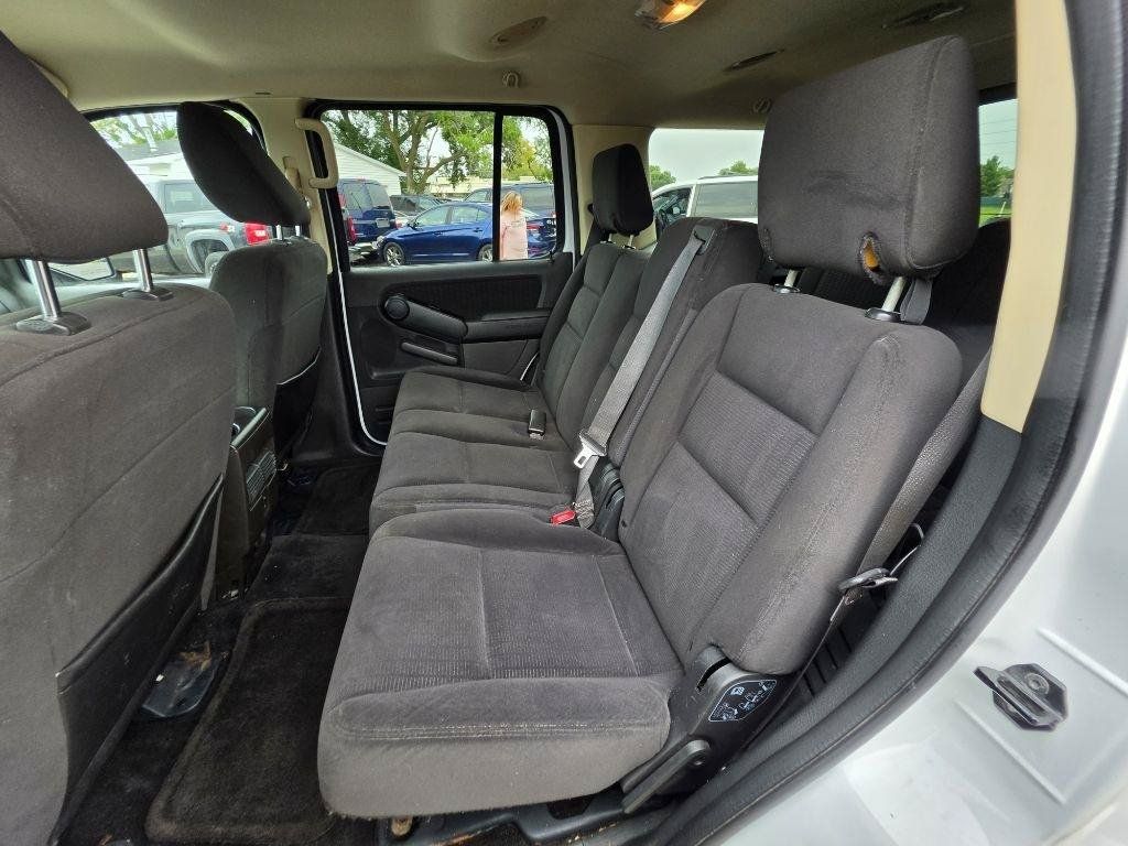 Used 2010 Ford Explorer XLT AWD/4WD image 17