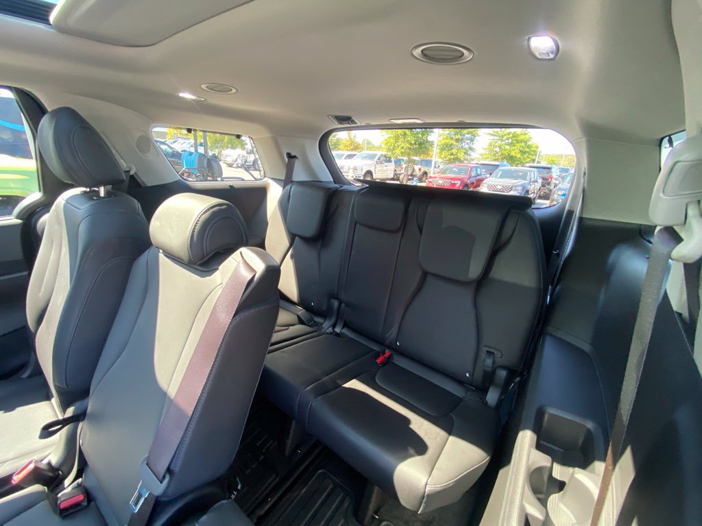 Used 2026 Kia Carnival SX w/ SX Dark Edition Package FWD image 27