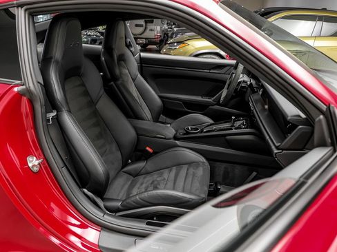 Used 2024 Porsche 911 Carrera GTS w/ Premium Package RWD image 31