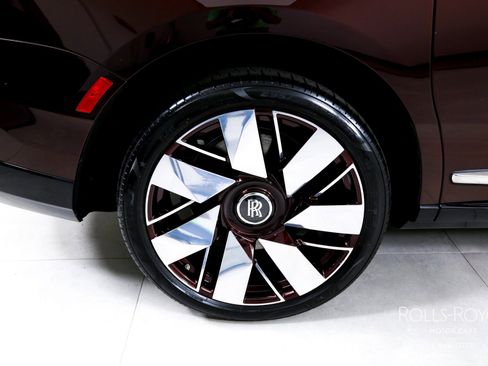 Certified 2025 Rolls-Royce Cullinan image 39