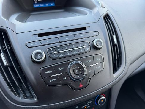 Used 2018 Ford Escape SE FWD image 17