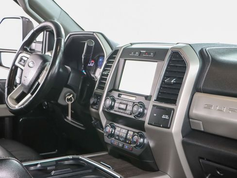 Used 2021 Ford F250 Lariat image 27