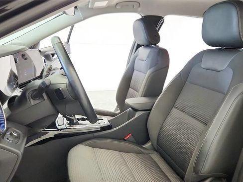Used 2024 Chevrolet Trax LT w/ Driver Confidence Package FWD image 19