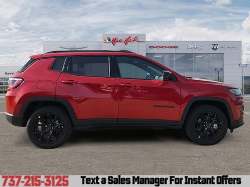 New 2026 Jeep Compass Latitude image 6