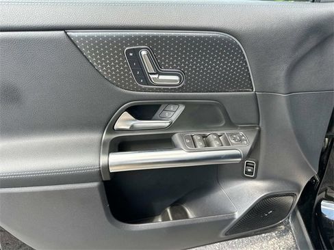 Certified 2025 Mercedes-Benz GLA 250 4MATIC image 15