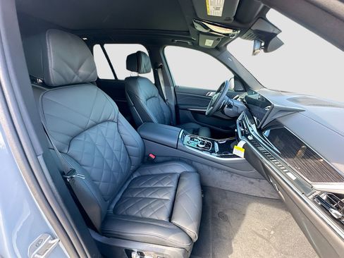 New 2026 BMW X5 M60i image 23