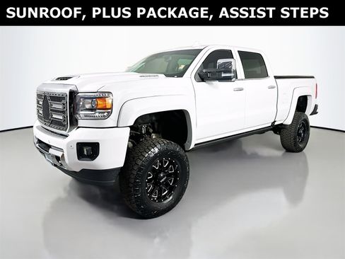 Used 2017 GMC Sierra 2500 Denali w/ Duramax Plus Package image 4