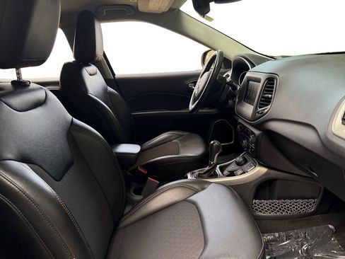 Used 2019 Jeep Compass Latitude AWD/4WD image 15
